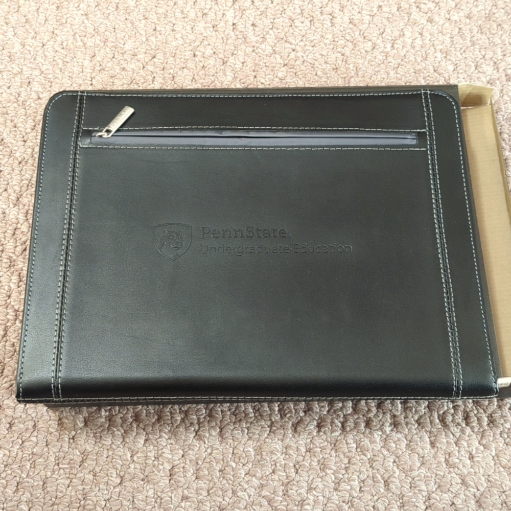 NIB Penn State pocketed zippered binder